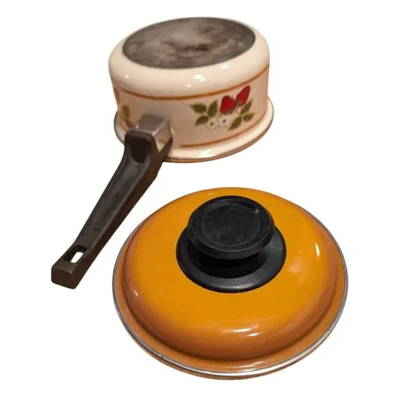 Vintage Strawberry Ceramic Saucepan Funky Retro Lid Kitchen Collectible - Picture 15 of 15